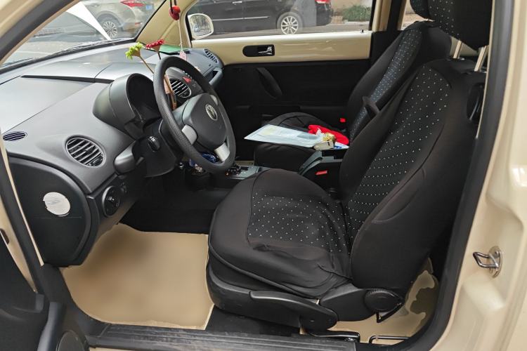 Used Volkswagen Beetle 2010 1.6 AT Left Front Seat