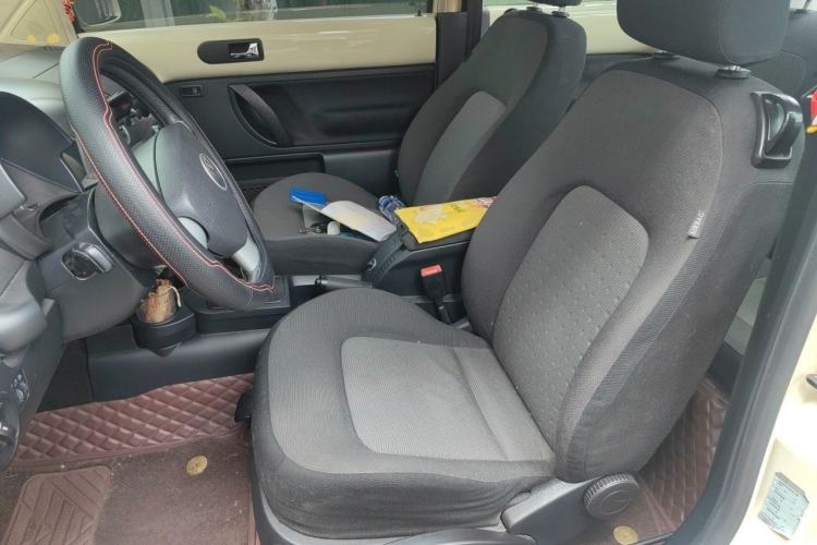 Used Volkswagen Beetle 2010 1.6 AT Left Front Seat