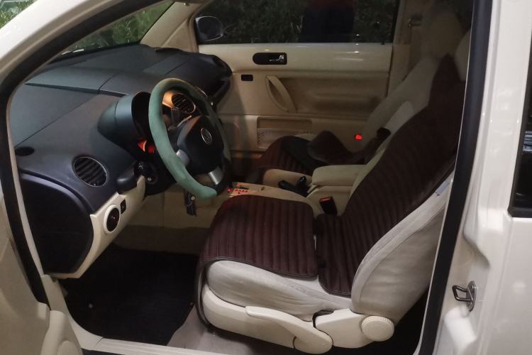 Used Volkswagen Beetle 2010 1.6 AT Left Front Seat