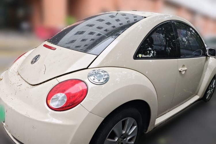 Used Volkswagen Beetle 2010 2.0 BlackOrange Comfort Edition Rear Right 45 Deg
