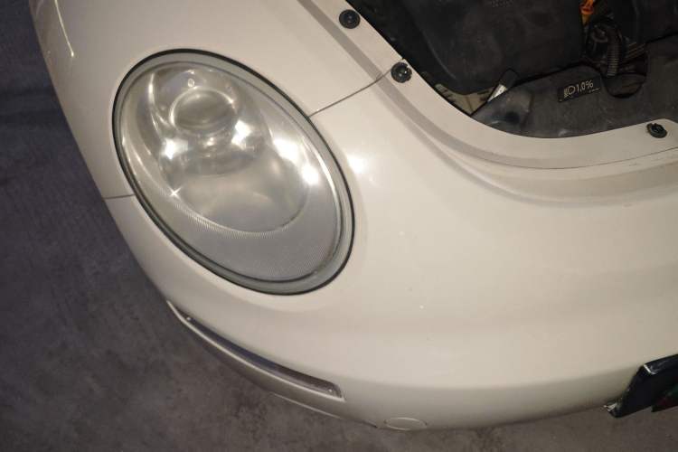 Used Volkswagen Beetle 2010 1.6 AT Right Front Headlight