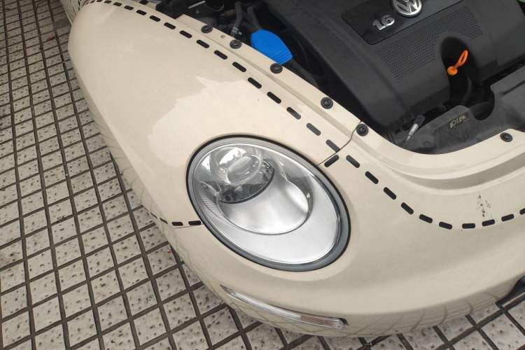 Used Volkswagen Beetle 2010 1.6 AT Right Front Headlight