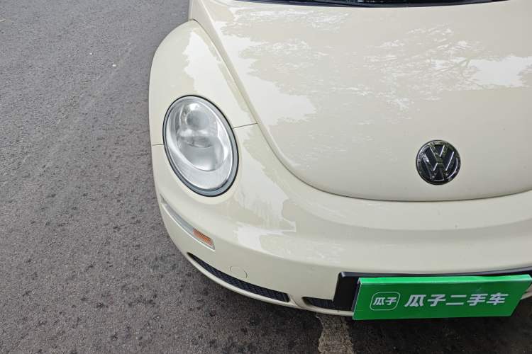 Used Volkswagen Beetle 2010 1.6 AT Right Front Headlight