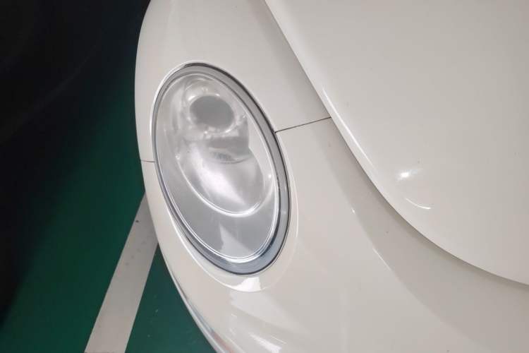 Used Volkswagen Beetle 2010 1.6 AT Right Front Headlight