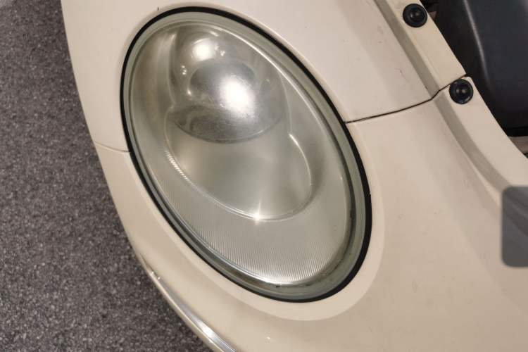 Used Volkswagen Beetle 2010 1.6 AT Right Front Headlight