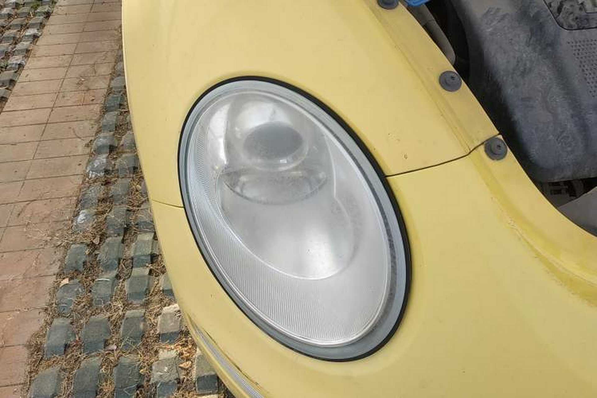 Used Volkswagen Beetle 2010 1.6 AT Right Front Headlight