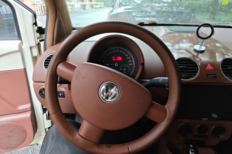 Used Volkswagen Beetle 2010 2.0 BlackOrange Comfort Edition Steering Wheel