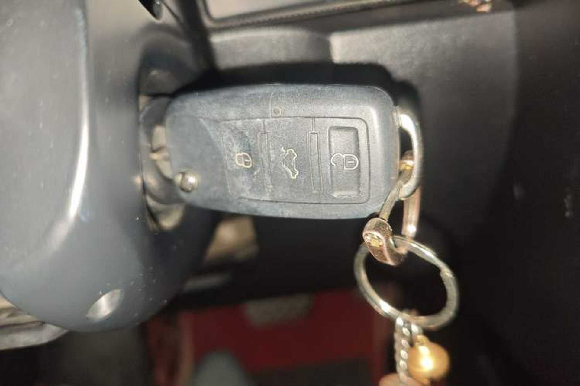 Used Volkswagen Beetle 2010 1.6 AT Vehicle Key