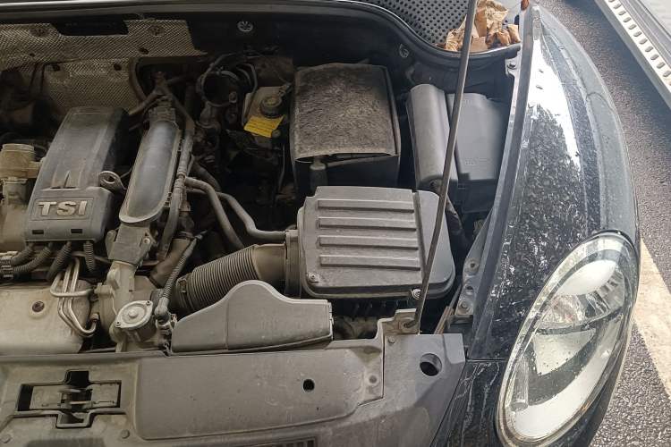 Used Volkswagen Beetle 2013 1.2TSI Fashion Edition Engine Bay Left