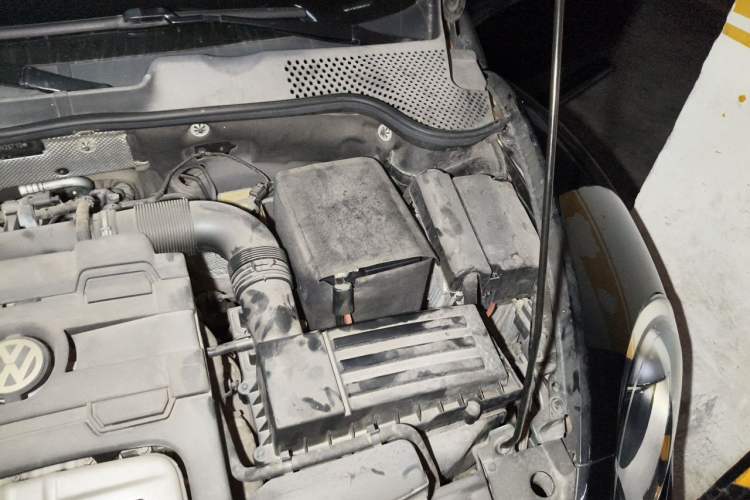 Used Volkswagen Beetle 2013 1.4TSI Fender Rock Edition Engine Bay Left