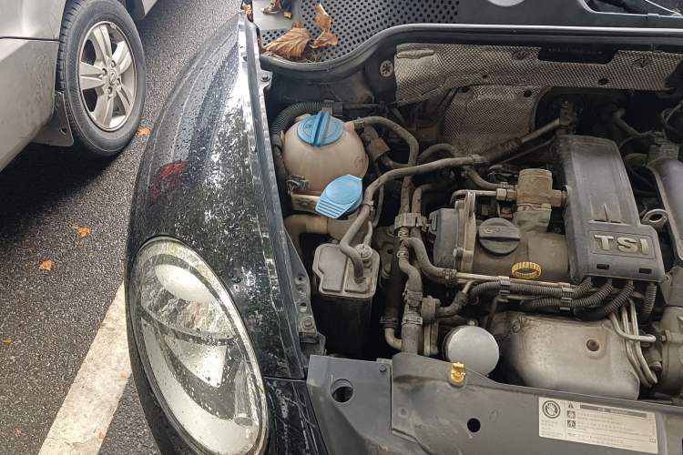 Used Volkswagen Beetle 2013 1.2TSI Fashion Edition Engine Bay Right