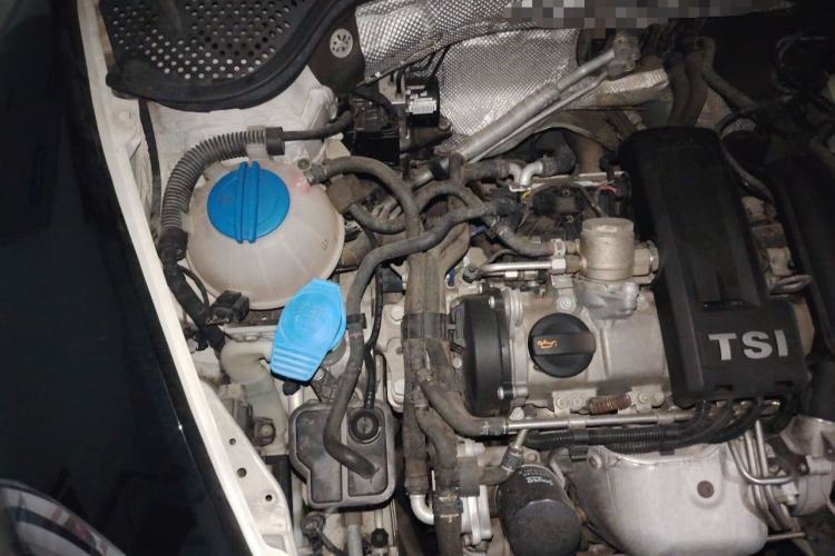 Used Volkswagen Beetle 2013 1.2TSI Comfort Model Engine Bay Right