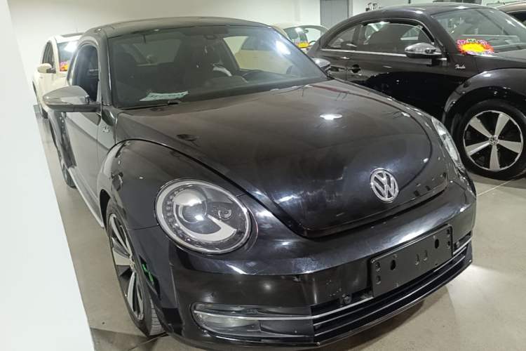 Used Volkswagen Beetle 2013 1.4TSI Fender Rock Edition Front Right 45 Deg