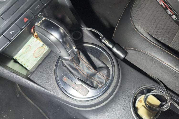 Used Volkswagen Beetle 2013 1.4TSI Fender Rock Edition Gear Lever