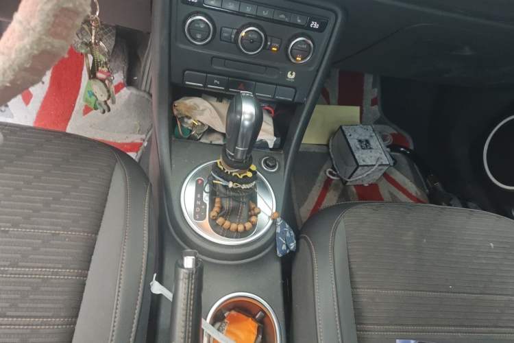 Used Volkswagen Beetle 2013 1.4TSI Fashion Edition Gear Lever