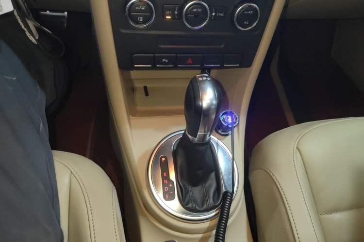 Used Volkswagen Beetle 2013 1.4TSI Luxury Model Gear Lever