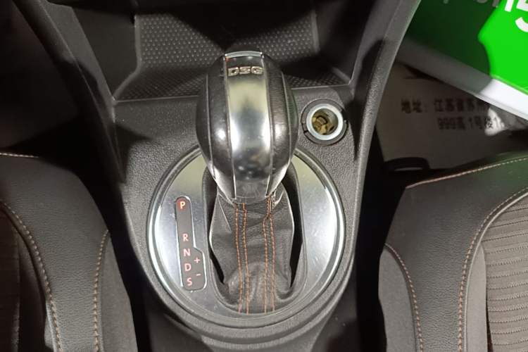 Used Volkswagen Beetle 2013 1.4TSI Fender Rock Edition Gear Lever