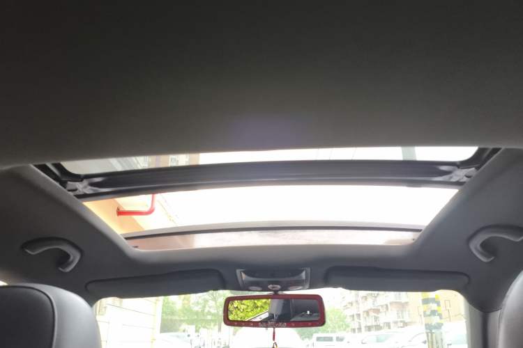 Used Volkswagen Beetle 2013 1.4TSI Luxury Model Headliner