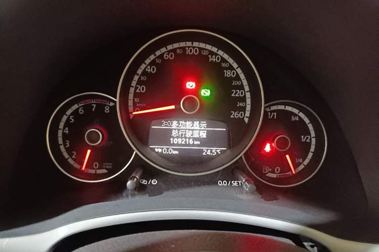 Used Volkswagen Beetle 2013 1.4TSI Fender Rock Edition Instrument Cluster