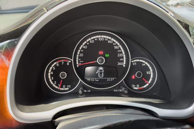 Used Volkswagen Beetle 2013 1.4TSI Fender Rock Edition Instrument Cluster