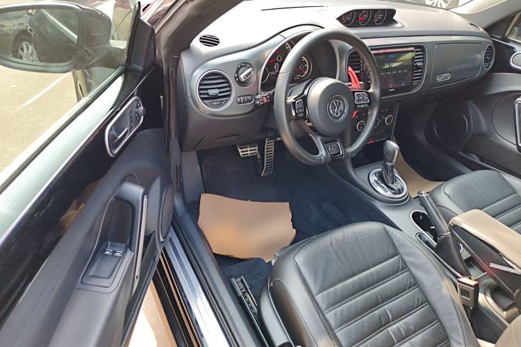 Used Volkswagen Beetle 2013 1.4TSI R-Line Interior 3
