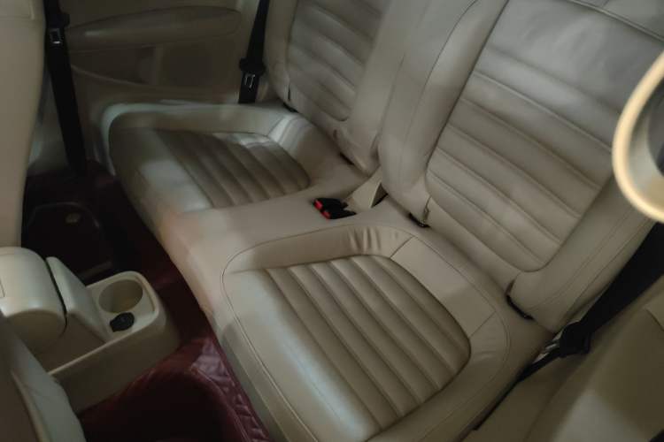 Used Volkswagen Beetle 2013 1.4TSI Luxury Model Interior 4