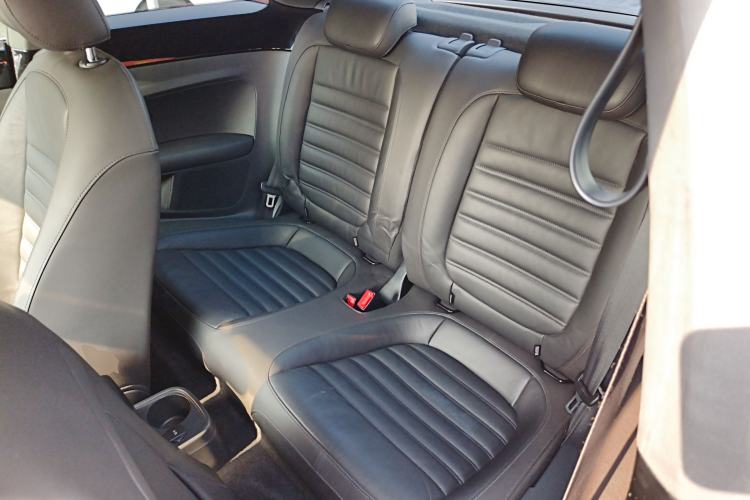 Used Volkswagen Beetle 2013 1.4TSI R-Line Interior 4