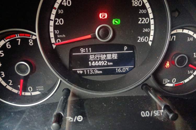 Used Volkswagen Beetle 2013 1.2TSI Fashion Edition Odometer Close Up