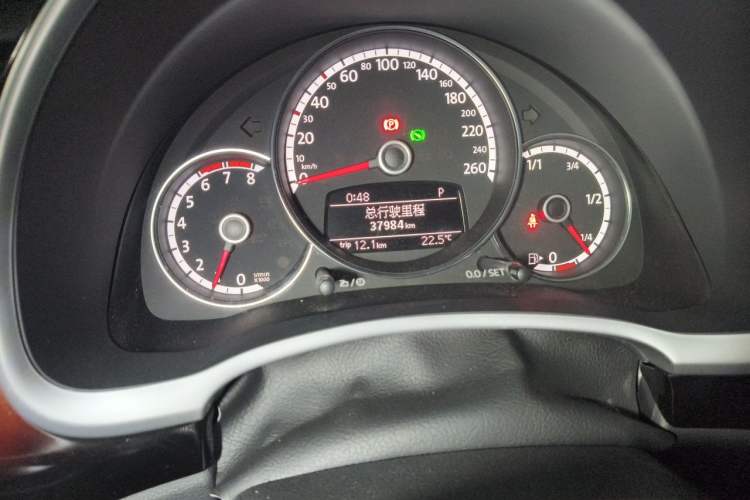 Used Volkswagen Beetle 2013 1.4TSI Fender Rock Edition Odometer Close Up