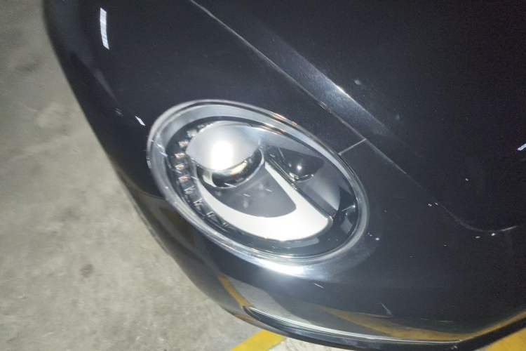 Used Volkswagen Beetle 2013 1.4TSI Fender Rock Edition Right Front Headlight