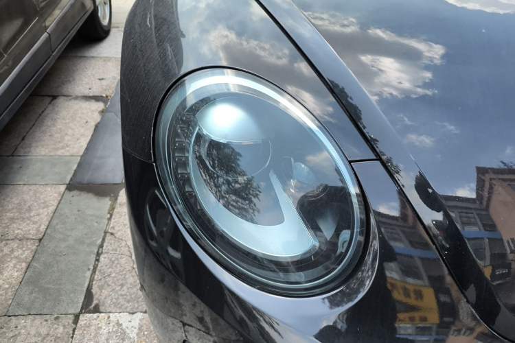 Used Volkswagen Beetle 2013 1.4TSI Fender Rock Edition Right Front Headlight