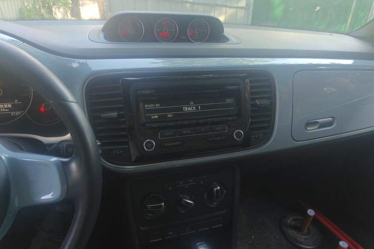 Used Volkswagen Beetle 2013 1.4 TSI Comfort Model Audio And AC Panel