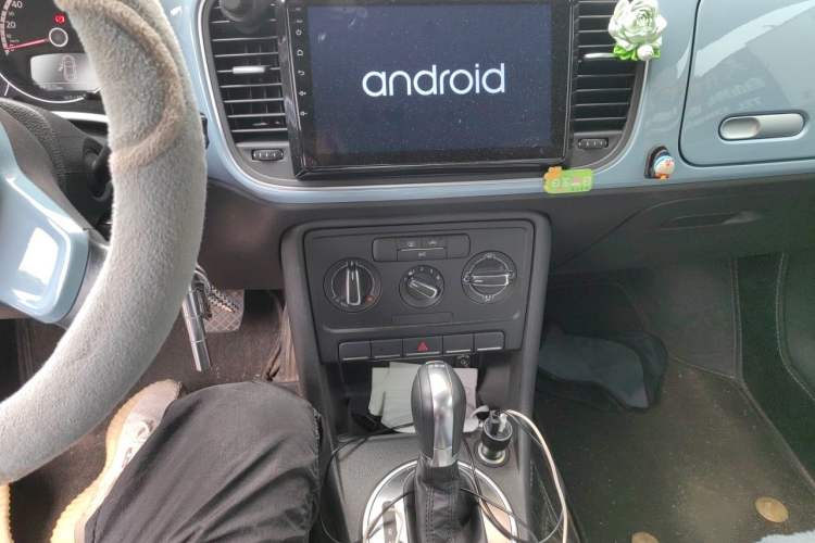 Used Volkswagen Beetle 2013 1.4TSI Fashion Edition Audio And AC Panel