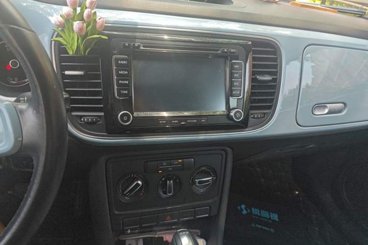 Used Volkswagen Beetle 2013 1.4TSI Fashion Edition Audio And AC Panel