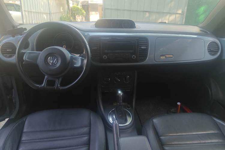 Used Volkswagen Beetle 2013 1.4 TSI Comfort Model Center Console