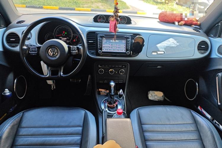 Used Volkswagen Beetle 2013 2.0 TSI Top-Trim Model Center Console