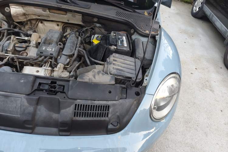 Used Volkswagen Beetle 2013 1.2TSI Fashion Edition Engine Bay Left
