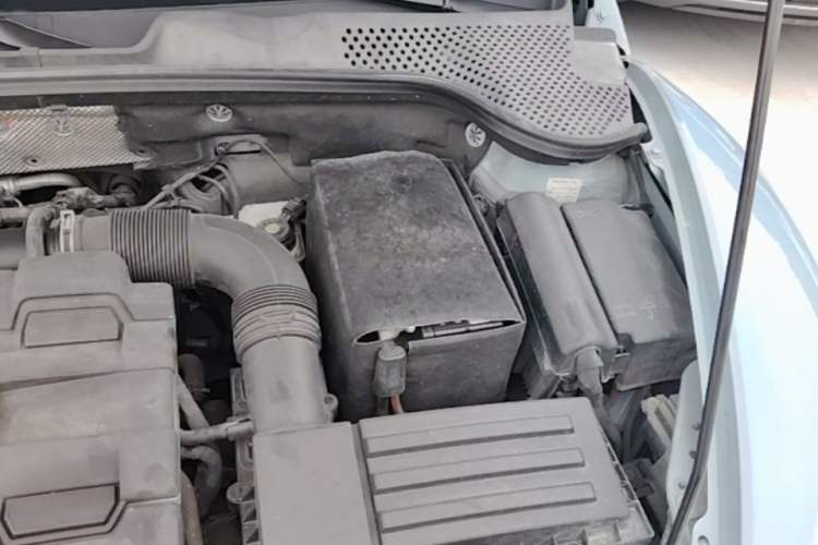 Used Volkswagen Beetle 2013 1.4TSI R-Line Engine Bay Left
