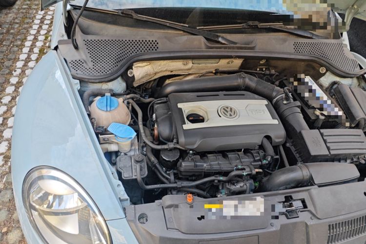 Used Volkswagen Beetle 2013 2.0 TSI Top-Trim Model Engine Bay Right