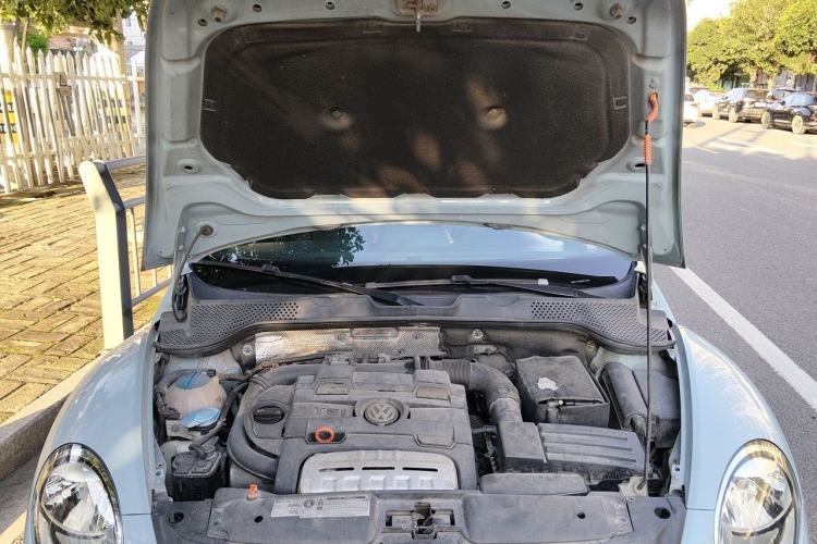 Used Volkswagen Beetle 2013 1.4TSI Fashion Edition Engine Bay