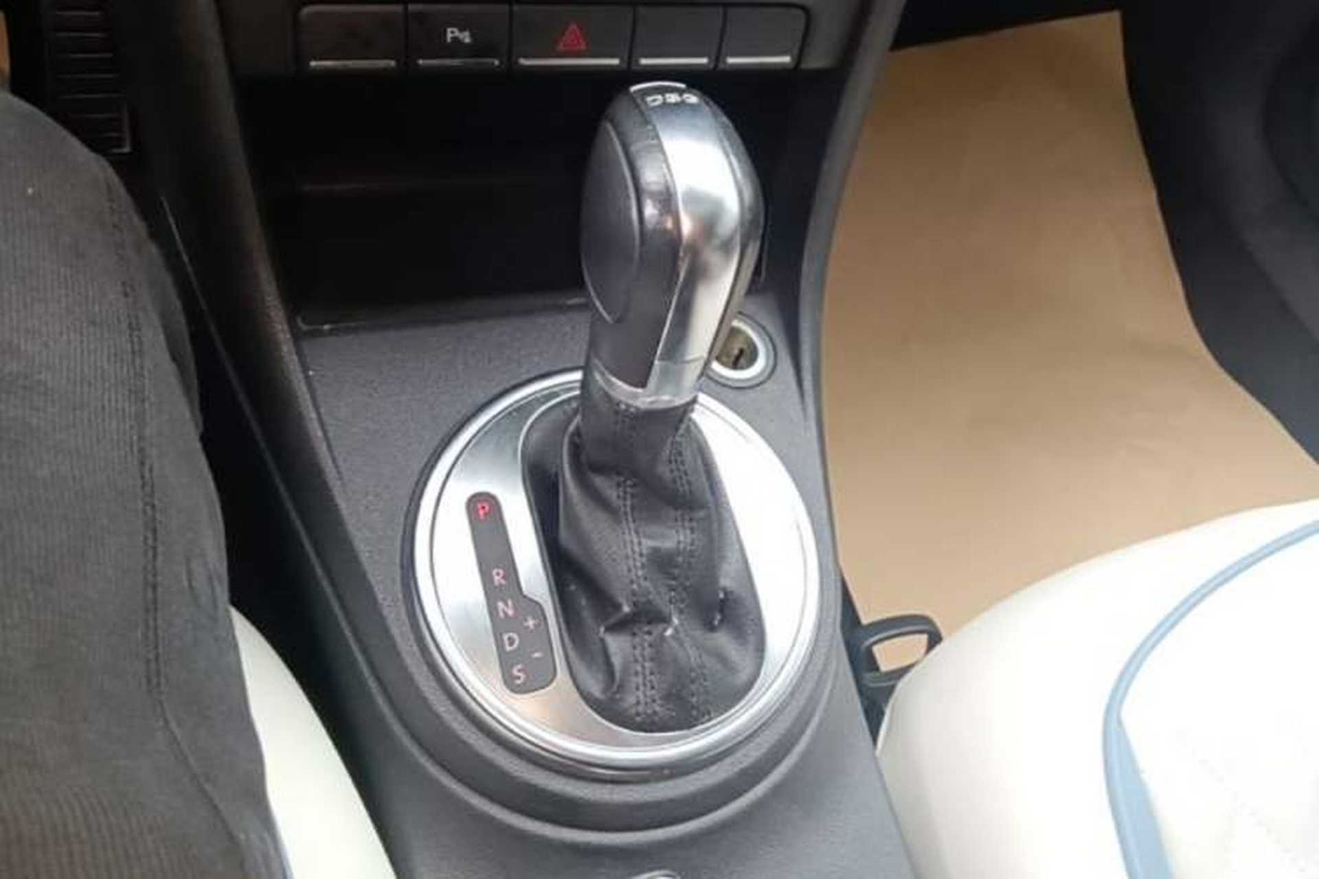 Used Volkswagen Beetle 2013 2.0 TSI Top-Trim Model Gear Lever