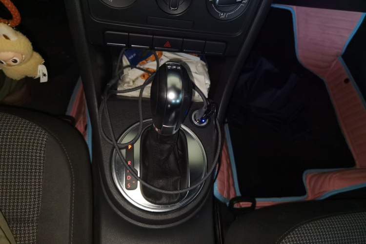 Used Volkswagen Beetle 2013 1.4TSI Fashion Edition Gear Lever