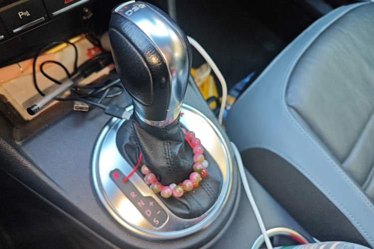 Used Volkswagen Beetle 2013 2.0 TSI Top-Trim Model Gear Lever