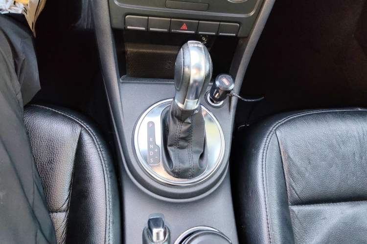 Used Volkswagen Beetle 2013 1.4TSI Fashion Edition Gear Lever