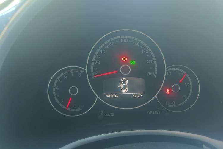 Used Volkswagen Beetle 2013 1.4 TSI Comfort Model Instrument Cluster