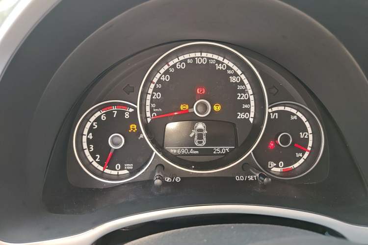 Used Volkswagen Beetle 2013 1.4 TSI Comfort Model Instrument Cluster