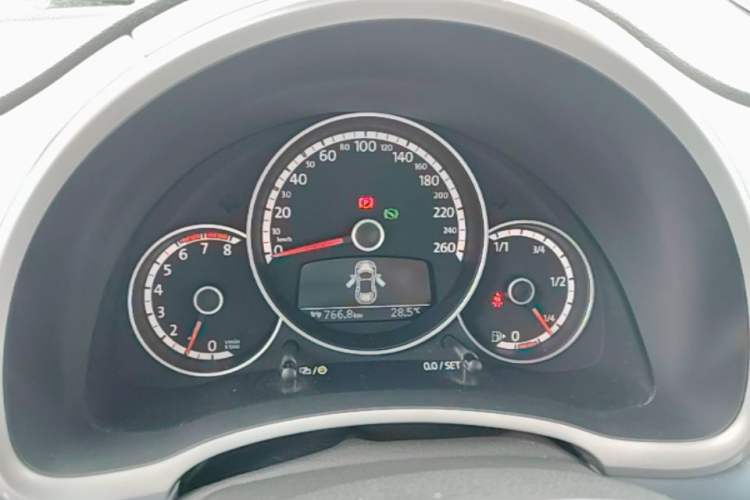 Used Volkswagen Beetle 2013 1.4TSI R-Line Instrument Cluster