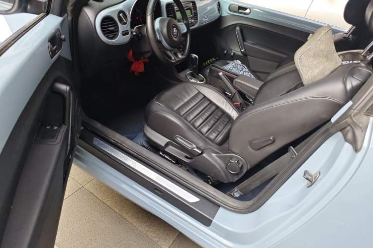 Used Volkswagen Beetle 2013 1.4 TSI Comfort Model Interior 3
