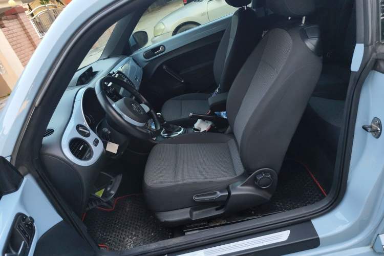 Used Volkswagen Beetle 2013 1.2TSI Fashion Edition Left Front Seat