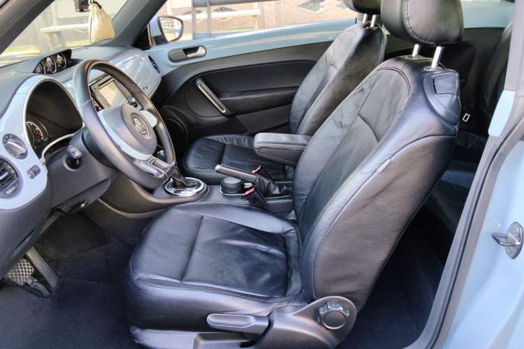 Used Volkswagen Beetle 2013 1.4TSI Fashion Edition Left Front Seat
